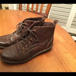 Comfy Clarks Walking Boots Leather 8.5